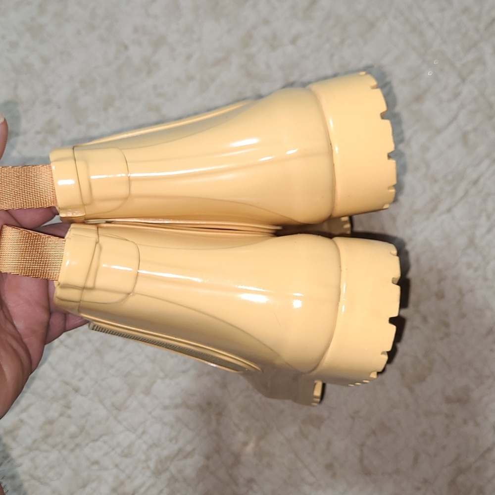 Michael Kors Sidney Rain Booties in Yellow Size Various - Picture 4 of 9
